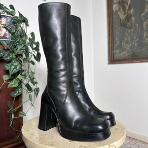Vintage 90s early 2000s long tall knee high, high heel genuine leather boots